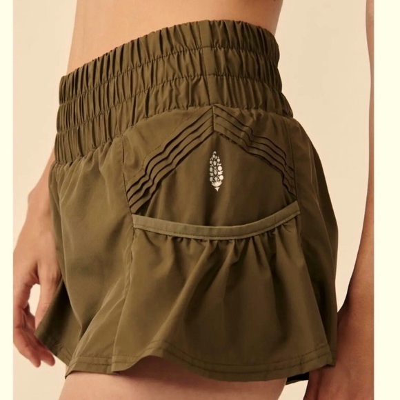 FP Movement by Free People Pants - 🌺NWOT Get your flirt short on🌺